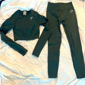 Gym Shark full set. Leggings and top. Gently used. In great condition. Size S